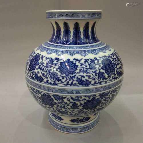 Qianlong Mark, A Blue and White Vase