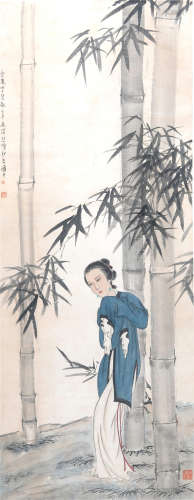 CHINESE SCROLL PAINTING OF BEAUTY IN BAMBOO