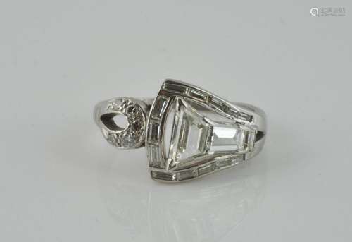 Platinum & Diamond Lady's Art Deco Ring