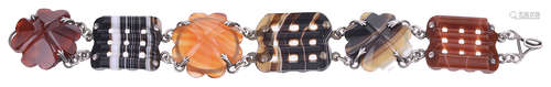 An attractive Vict. 'Scottish Pebble' agate bracelet