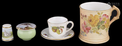 A Royal Worcester miniature pot and cover, 1910(4)