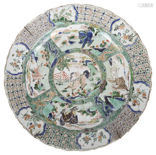 A Chinese Kangxi famille verte porcelain charger