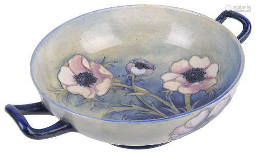 A Moorcroft 'Anemone' twin handled bowl, early 20th c.