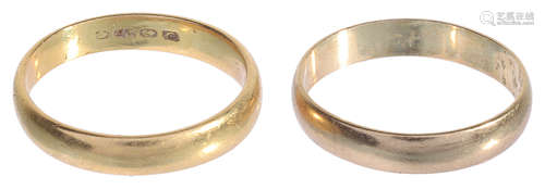 A 22ct gold wedding band together with 9ct gold wedding band (2)