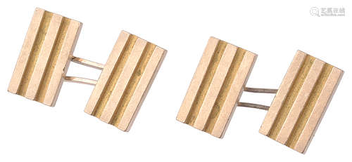 A pair of 9ct gold rectangular cufflinks