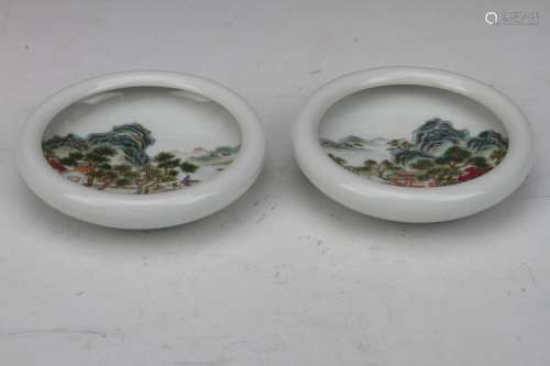 [CHINESE]A SET OF DA QING QIAN LONG NIAN ZHI MARKED BRUSH POTS PAINTED WITH LANDSCAPING AND FIGURES(2 ITEMS) L:3.8