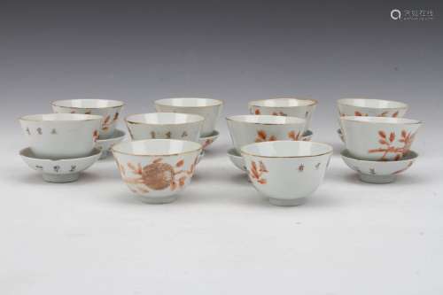 [CHINESE]A SET OF TONG ZHI NIAN ZHI MARKED TEA SET PAINTED WITH FLOWERS（WITH TRAYS, TOTAL 18 ITEMS AND ONE ITEM HAS DAMAGES) L:3.3