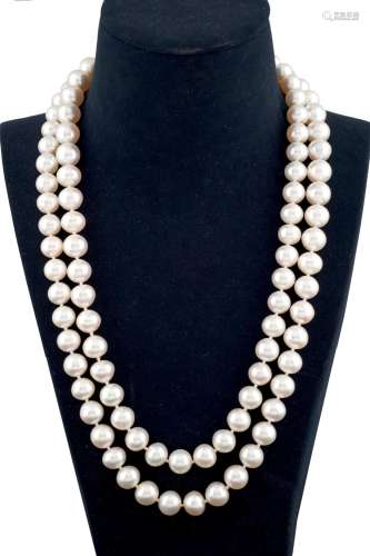Gran collar sautoir formado por 101 perlas austral