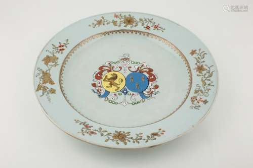 Gran plato blasonado de porcelana china para la ex