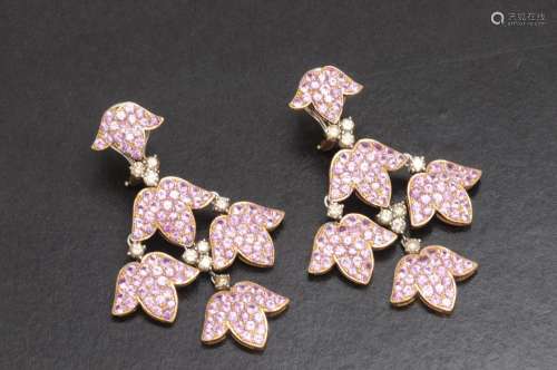 Pendientes de oro rosa de 18 K. con secciones en f