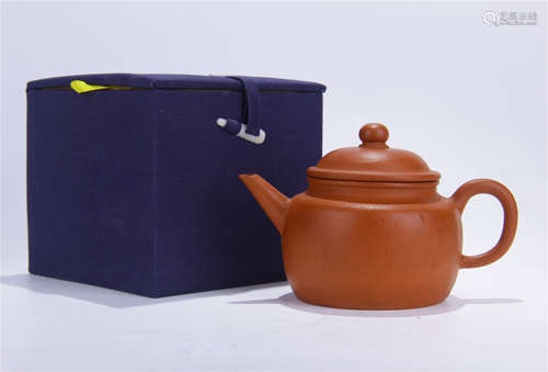 CHINESE YIXING ZISHA CLAY TEA POT