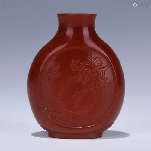 CHINESE RED PEKING GLASS SNUFF BOTTLE