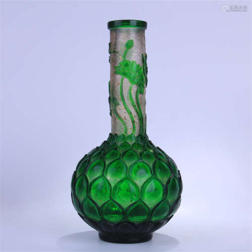 CHINESE DOUBLE COLOR PEKING GLASS LOTUS VASE