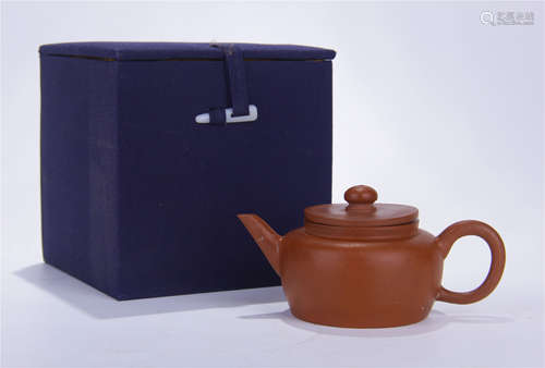 CHINESE YIXING ZISHA CLAY TEA POT