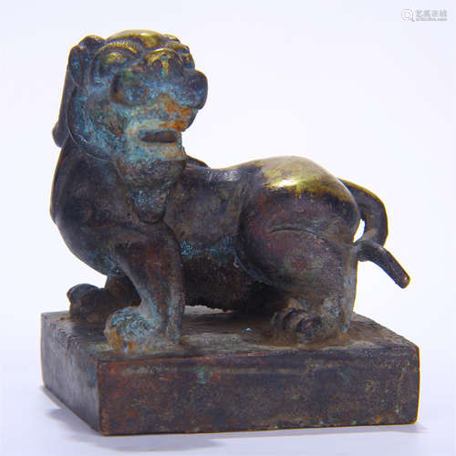 CHINESE GILT BRONZE BEAST SEAL