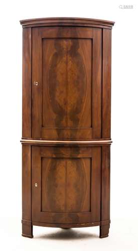 Eckschrank, Mahagoni furniert, Biedermeier, norddeutsch, um 1830, Stollenfü