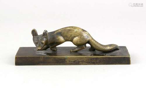 Anonymer Bildhauer um 1920, schleichender Fuchs, patinierte Bronze auf läng