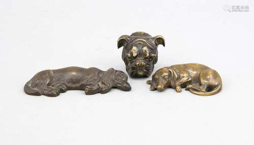 Misc. Sculptor around 1900, mixed lot of three small dogs bronzes, two slee