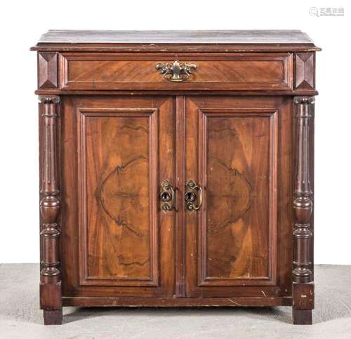 Halbschrank, Nussbaum massiv und furniert, Gründerzeit, um 1900, zwei Türen