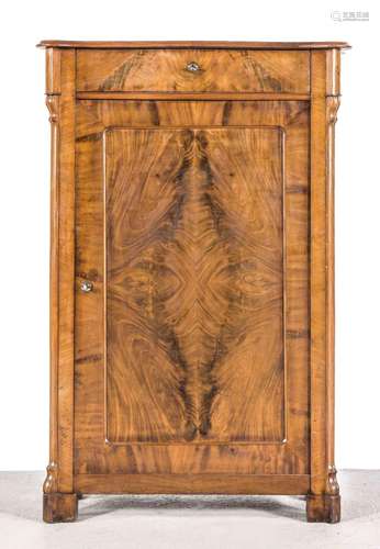 Vertiko/Halbschrank, Mahagoni massiv und furniert, um 1860-70. Eine Tür mit