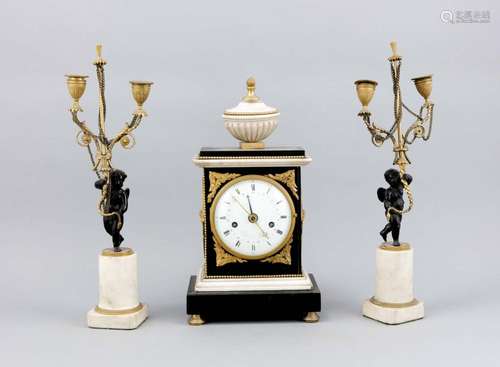 Mantel clock with 2 girandoles, marble black / white, France 1st h. 19th c.