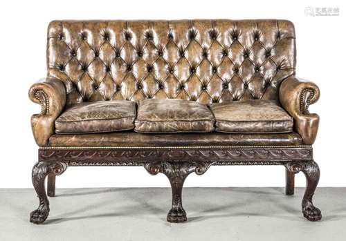 Ledersofa, Mahagoni massiv, Neo-Renaissancestil, um 1920, kräftige, plastis