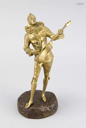 Auguste de Wever (1836-1910), Pierrot mit Gitarre, Bronze mit Restvergoldun