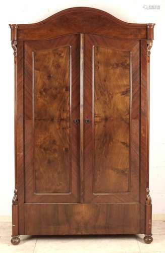 Wäscheschrank, Louis Philippe, Berlin um 1870, Nußbaum furniert, innen mit