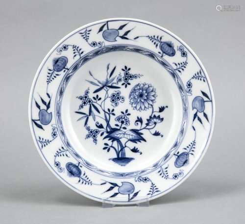 Deep plate, Meissen, Marcolini mark 1774-1817, smooth shape, onion pattern