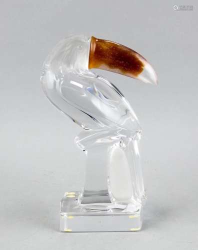 Toucan, France, 20th century, Daum, Nancy, on pedestal, clear and amber-col