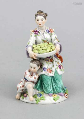Figure Meissen, Pfeiffer mark 1924-34, sitting Chinese woman with child on