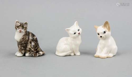 Three little cats, England, 20th century, ceramics, 1 tabby cat and 2 white
