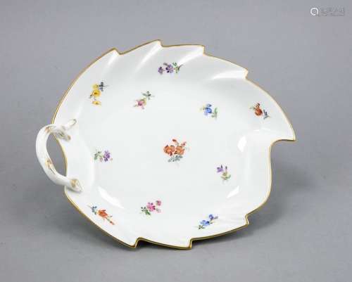 Bowl in the shape of a leave, Meissen, smark 1957-72, 2nd quality, polychro