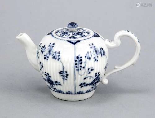 Small teapot, Meissen, around 1750, ribbed relief decoration 'Broken rod',
