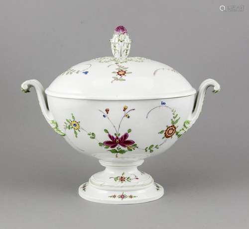 Große ovale Prunkdeckelterrine, Meissen, Marcolini, um 1800, 1. Wahl, Fuß m