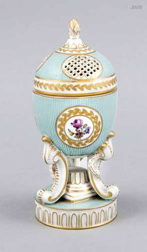 Lidded box in the shape of an egg, Strasbourg, France, around 1900, gold-fr