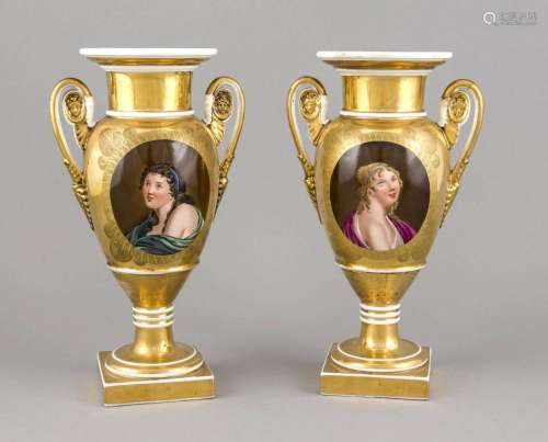 2 Amphoren-Vasen, wohl Frankreich oder Belgien, um 1820/30, Schauseite mit