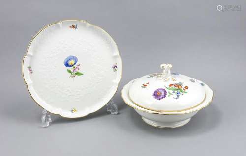 Covered terrine and round plate, Meissen, stamps 1957-72, 2nd quality, poly