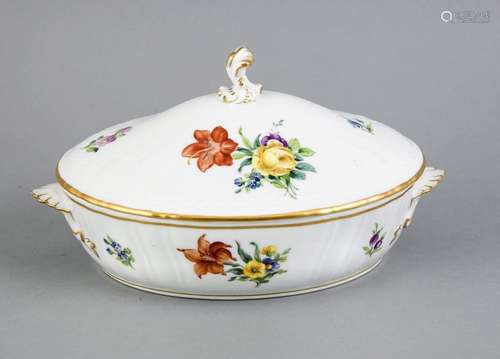 Oval Lidded Tureen, Royal Copenhagen, around 1900, Form Neuozier, polychrom