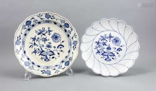 Two pieces onion pattern, Meissen, fan design, brand after 1950, 1st qualit