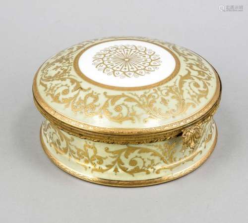 Round lid box, France, 20th cent., Bronze mounting and lock in the form of