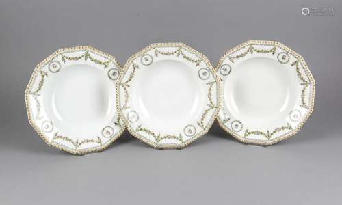 Three soup plates, Nymphenburg, mark 1925-75, form Pearl, model by Dominiku