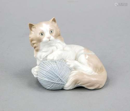 Playing cat with ball of yarn, Nao Lladro, Spain, late 20th century, slight