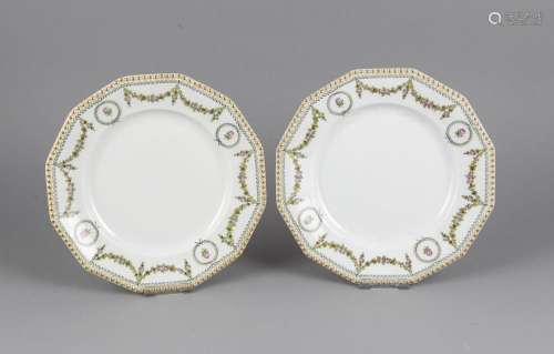 Two flat plates, Nymphenburg, brand 1925-75, form Pearl, model by Dominikus