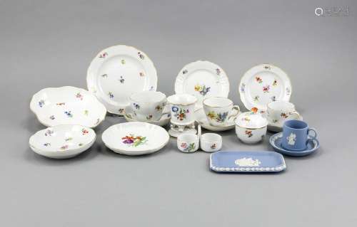Convolute, 18 Pieces, Coffee Place Setting, 3 Pieces, Meissen, around 1980,