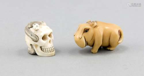 Two Netsuke, Japan, 19./20. Jh., Hippopotamus (signed, 5 cm) and skull (sig