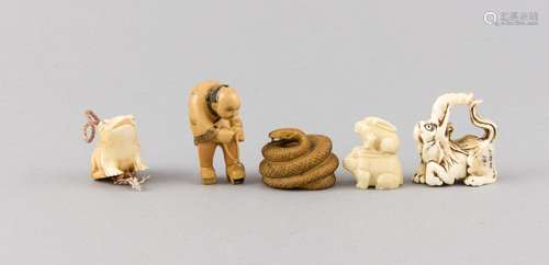 5 Netsuke, Japan, 4 x Bein, 1 x Holz, bis 4 cm