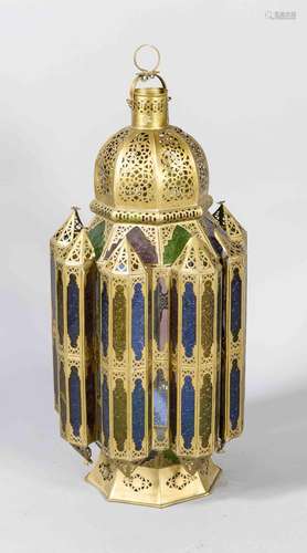 Orientalische Lampe, 20. Jh., oktogonale Form, Messingblech, buntes Glas, b