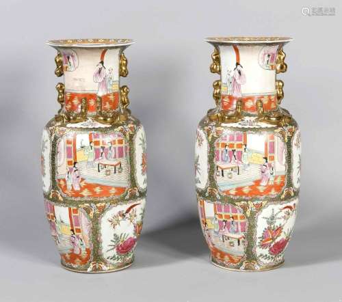 Pair of floor vases. China, 1st half of the 20th century, body decorated wi