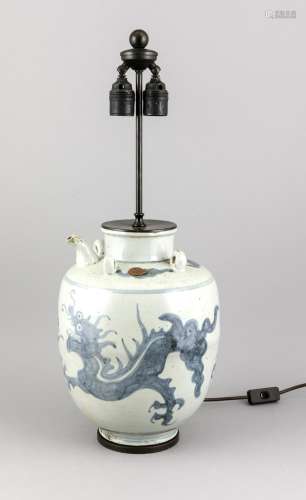 Chinese vase mounted as lamp base, early 20th century, electr., 2-leaf, cer
